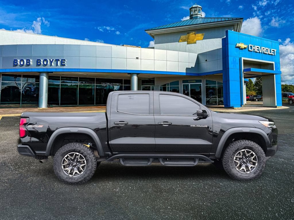 2025 Chevrolet Colorado — side profile view